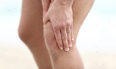 Hoe om te weten als u artritis in de knie. Knieartritis symptomen hebben de neiging om de vooruitgang als de toestand verslechtert.