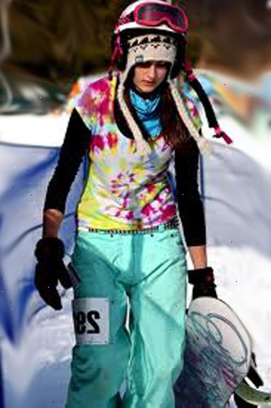 Hoe te kleden voor snowboarden. Draag een helm wanneer u duwen jezelf.