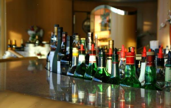 Hoe om kanker te veroorzaken acetaldehyde blootstelling van alcoholische dranken te beperken. Vermijd alcoholische dranken, die leiden tot hoge niveaus van acetaldehyde in je mond.