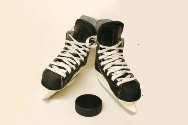 Hoe te hockeyvleet. Koop hockey schaatsen.