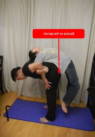 Hoe kunt u uw rug te kraken. Probeer stretching uw rugspieren zonder kraken je ruggengraat.