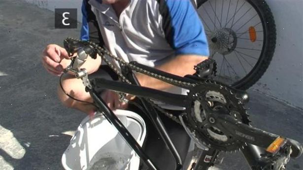 Hoe maak je een mountainbike te behouden. Verwijder accessoires op de top van het stuur.