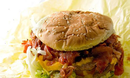 Hoe maak je een verslaving aan fast food te overwinnen. Beoordelen hoe vaak u stoppen bij fast-food restaurants.