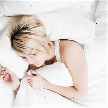 Hoe u uw weg eten om beter te slapen. Erken het eten en drinken dat zou kunnen schaden uw slaap kansen.