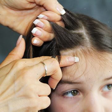 Hoe te luizen te voorkomen. Leer uw kinderen het belang van het niet bepaalde items te delen.